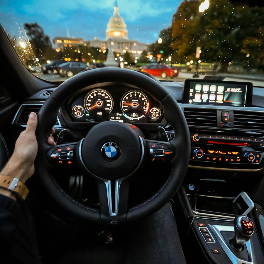 WYPOŻYCZALNIA SAMOCHODÓW